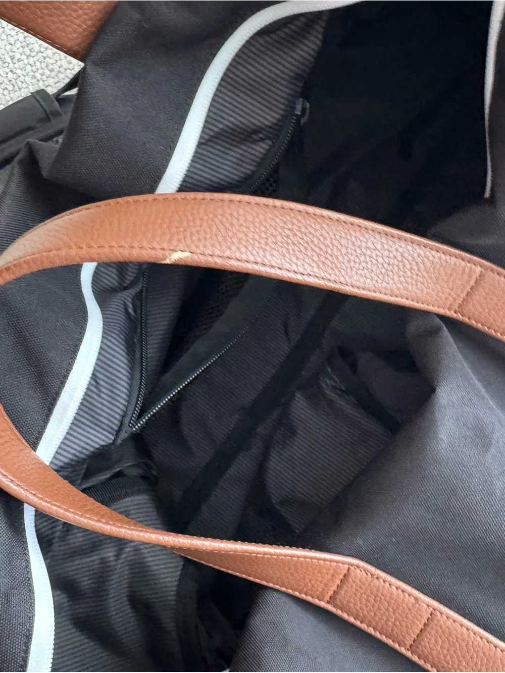 Herschel Supply Co. versatile black